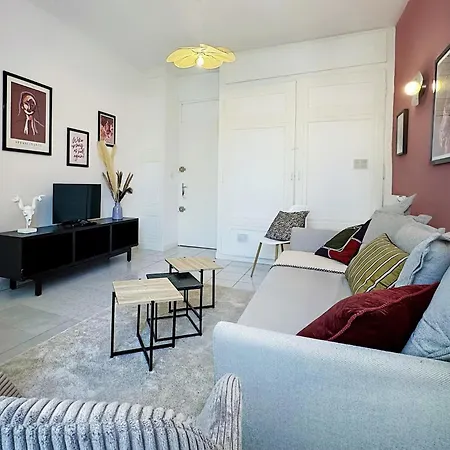 Wutai Apartment Lyon